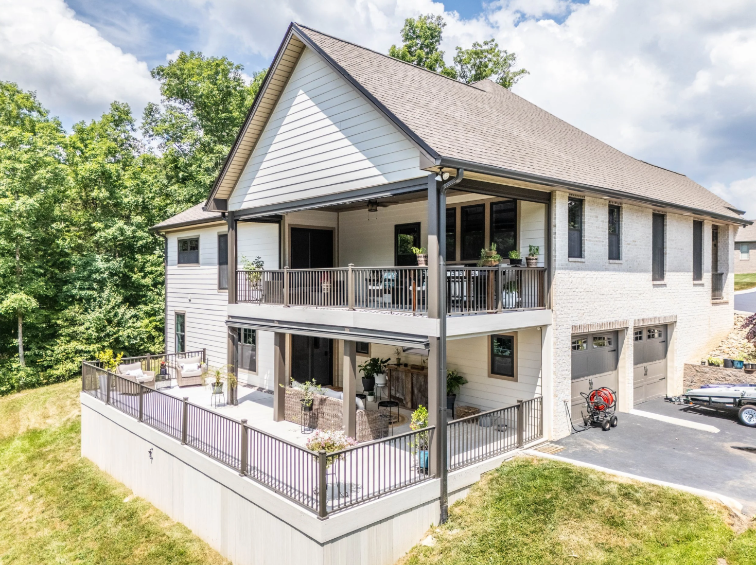 Custom deck built by Jeff Woods Construction for a home in Kingston, TN