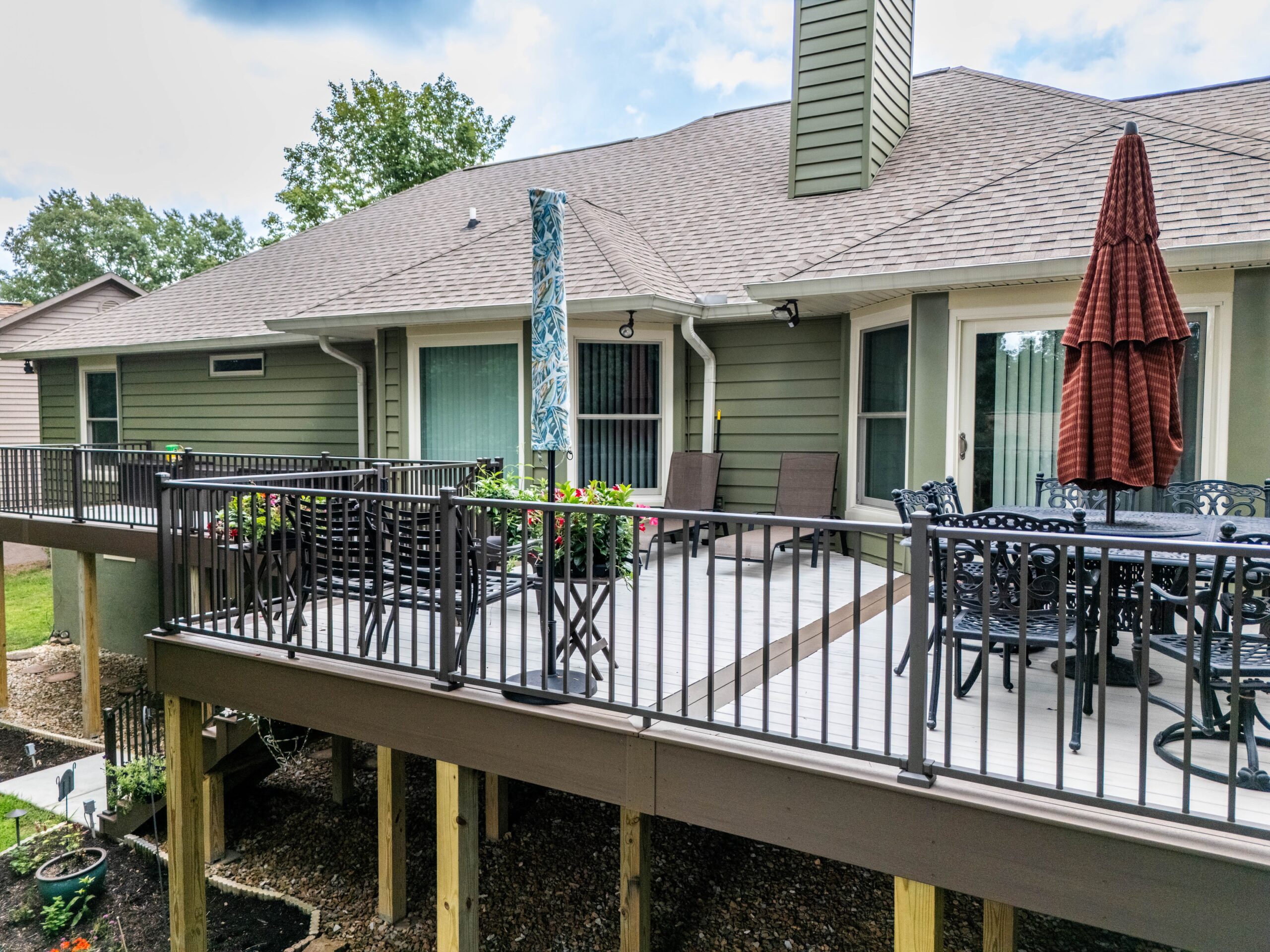 Westbury aluminum baluster deck railing installed by Jeff Woods Construction in Tennessee