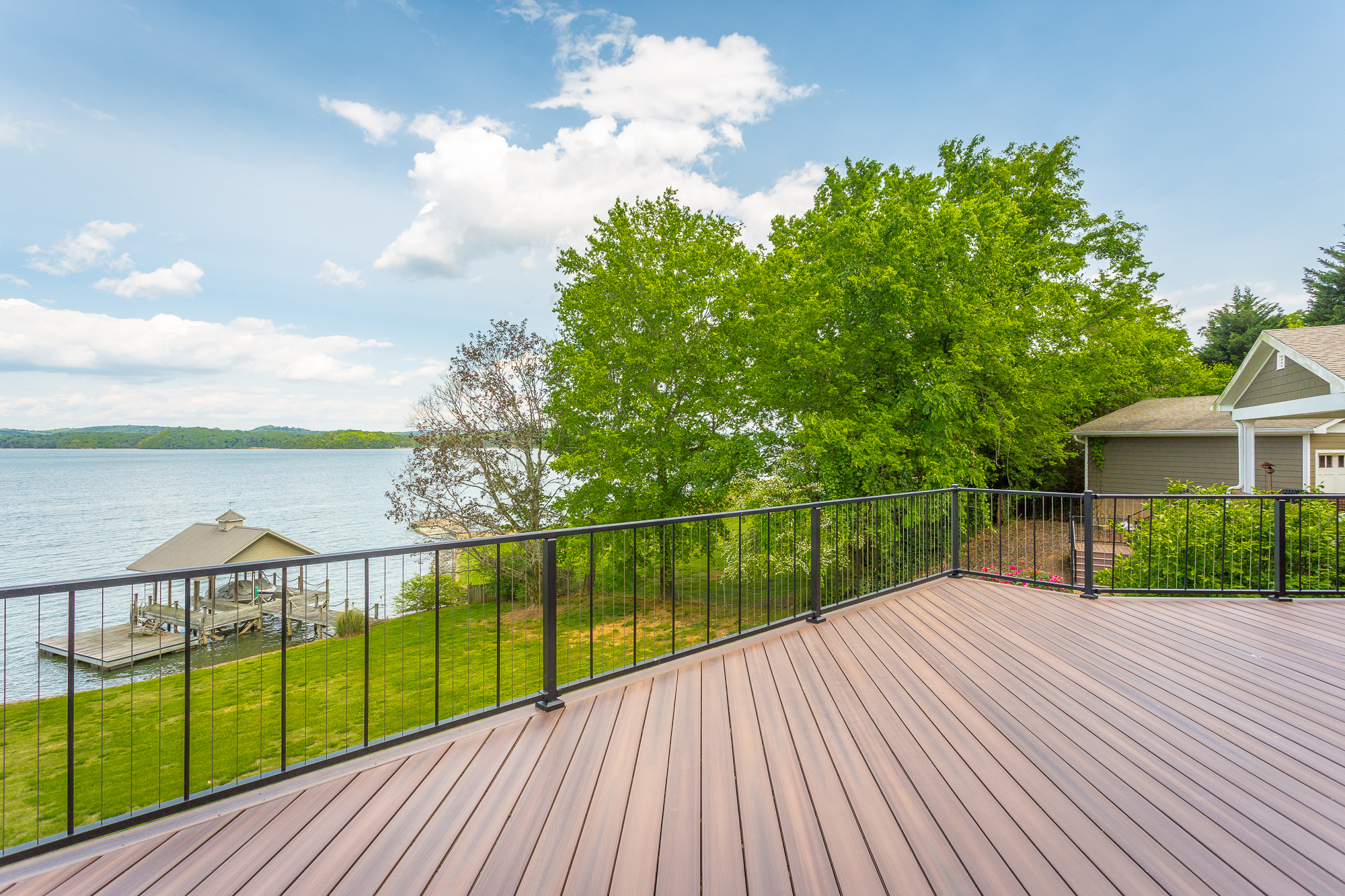 Westbury VertiCable vertical stainless steel cable deck railing system